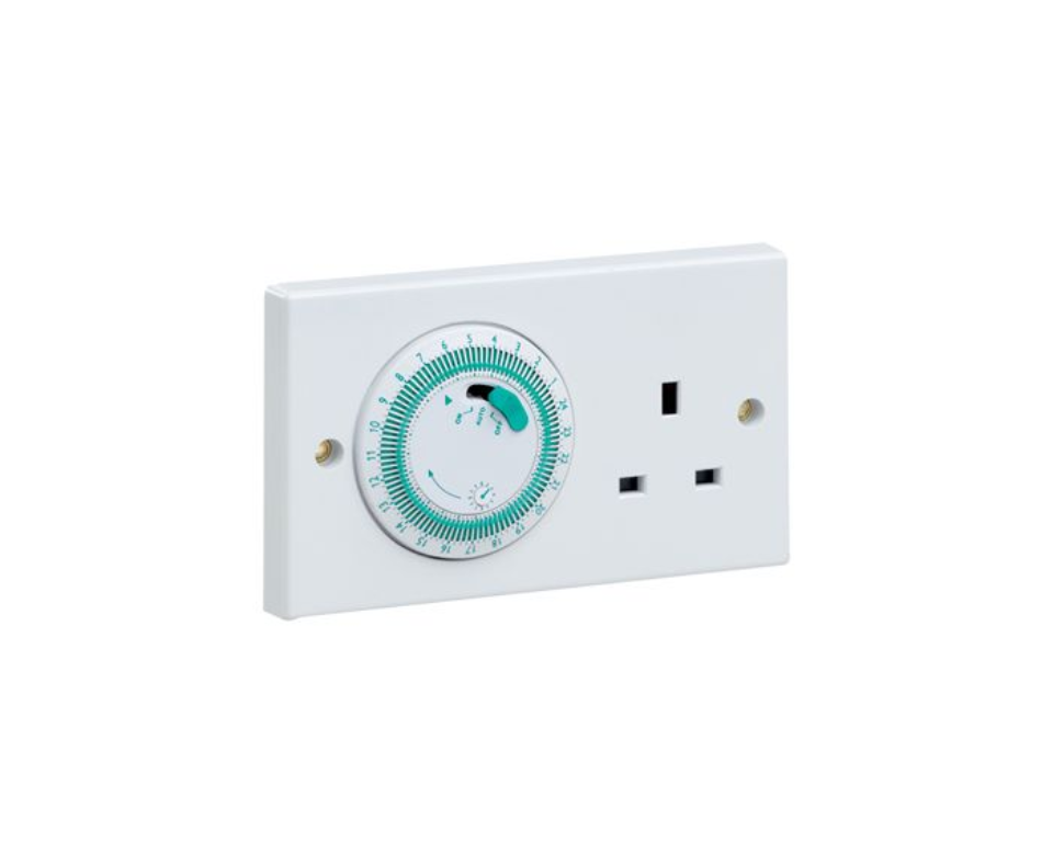 Timed External Socket Greenbrook Timed socket 24 Hour mechanical white | UKES