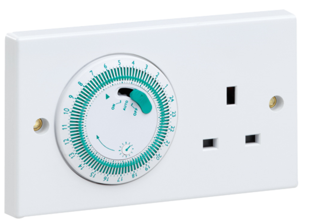Greenbrook Timed socket 24 Hour mechanical white | UKES