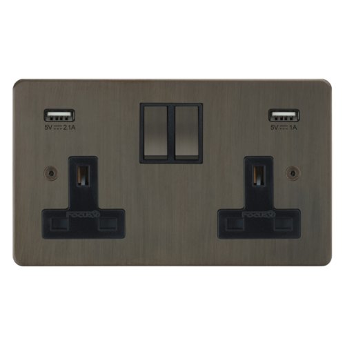 Prise pour VR 30 ampères - Car Lighting - Saint-Jérôme, Quebec