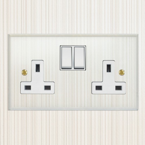 Focus SB Prism P17.2W 2 gang 13 amp switched socket, with plastic