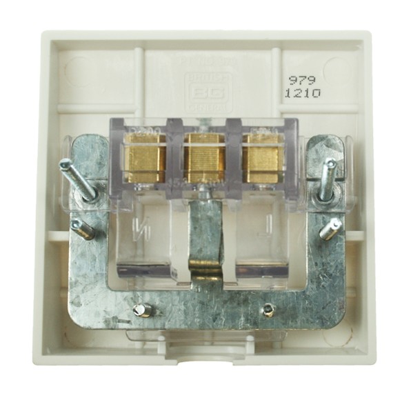 BG White PVC 45amp Cooker Outlet Plate at UK Electrical Supplies.