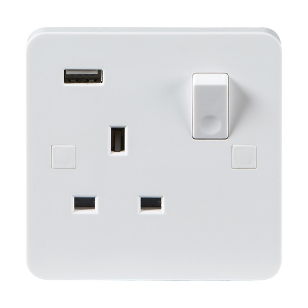 Розетки в отеле. Socket in the wall. Розетки в англии. Uk socket. Plug in socket.