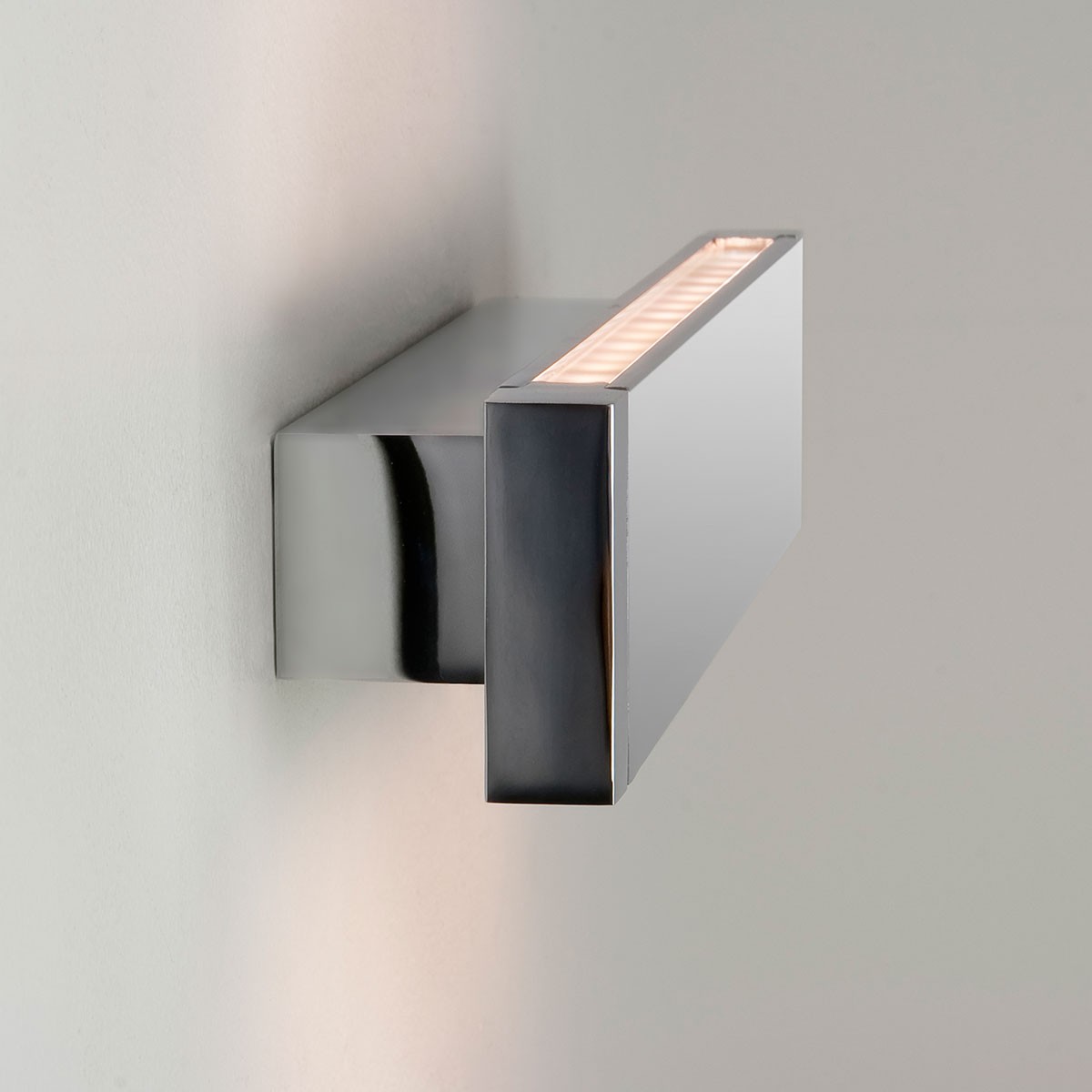 astro bergamo 300 polished chrome bathroom led wall light at uk electrical supplies astro bergamo 300 polished chrome bathroom led wall light at uk electrical supplies